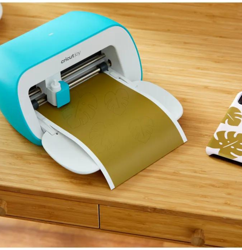 Cricut Joy; Up to 13.9cm material width; Up to 609cm Material length; 2 tool usage; BT; Windows and Mac; Design Space