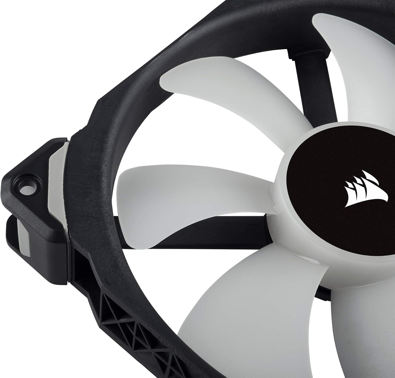 Corsair ML140 PRO RGB LED 140MM PWM  400 - 1200 RPM Premium Magnetic Levitation Fan