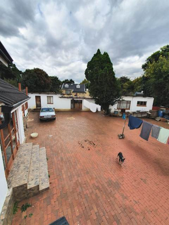 Triple Storey Home in Meredale: R2 575 000m

This Triple storey 4 bedrooms, 2 bathrooms situated in a calm suburb of Meredale in JHB South on a plot ...