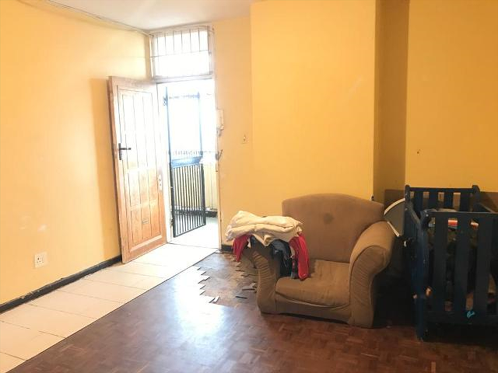 This 6 room Unit situated in Hillbrow is suitable for a large family, and most suitable for an investment property which can generate you a monthly in ...
