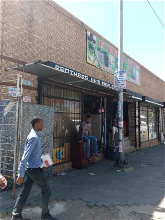 BUSINESS PROPERTY FOR SALE - R1,275M: NEGOTIABLE

Germiston CBD, busy intersection close to station and Golden Walk mall. 153 square meter can be co ...