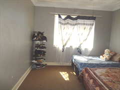 3 bedroom flat for sale in rosettenville   jhb southapartment for Apartment in Rosettenville Johannesburg South - 3 Bedroom flat for sale in Rosettenville - JHB South